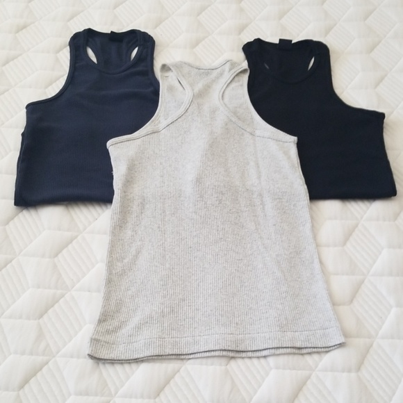 3 ribbed tanks - Picture 2 of 2